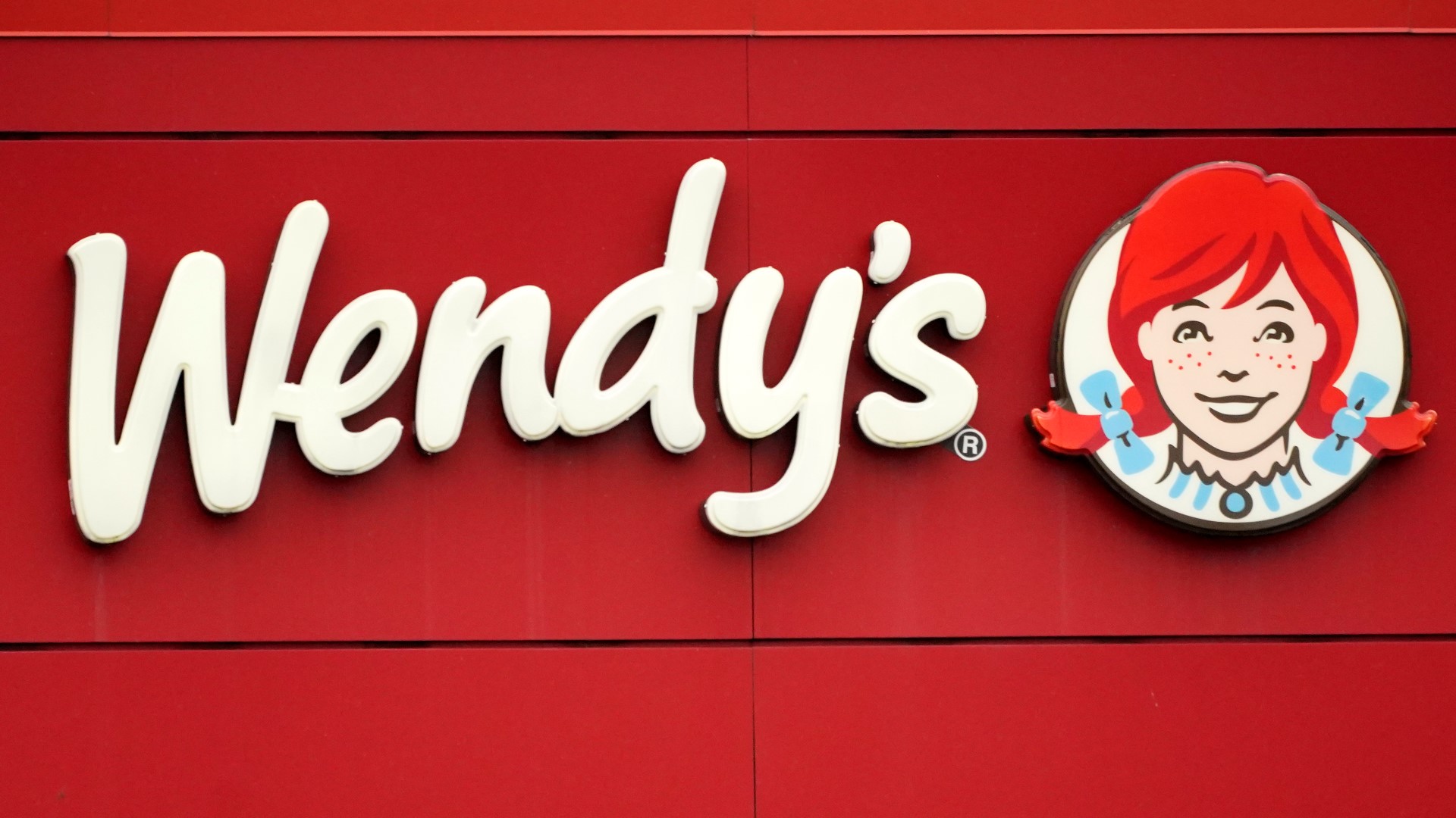 Wendys Debuts New Spongebob Krabby Patty Burger And Frosty Thv