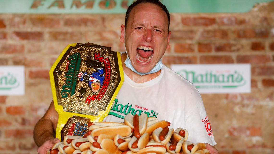 ドッグフード miki Joey Chestnut, Miki Sudo dominate Nathan's hot dog eating contest