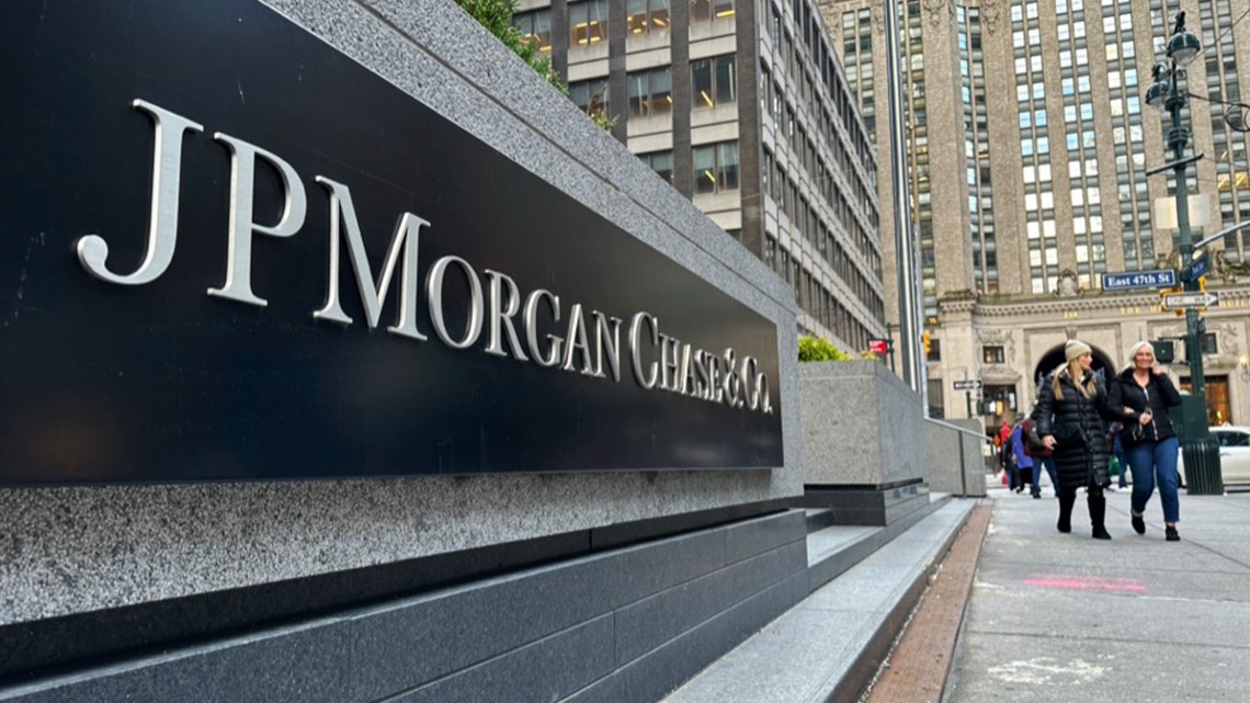 Banks warn of economic uncertainty after mixed 1st quarter - Vimarsana News