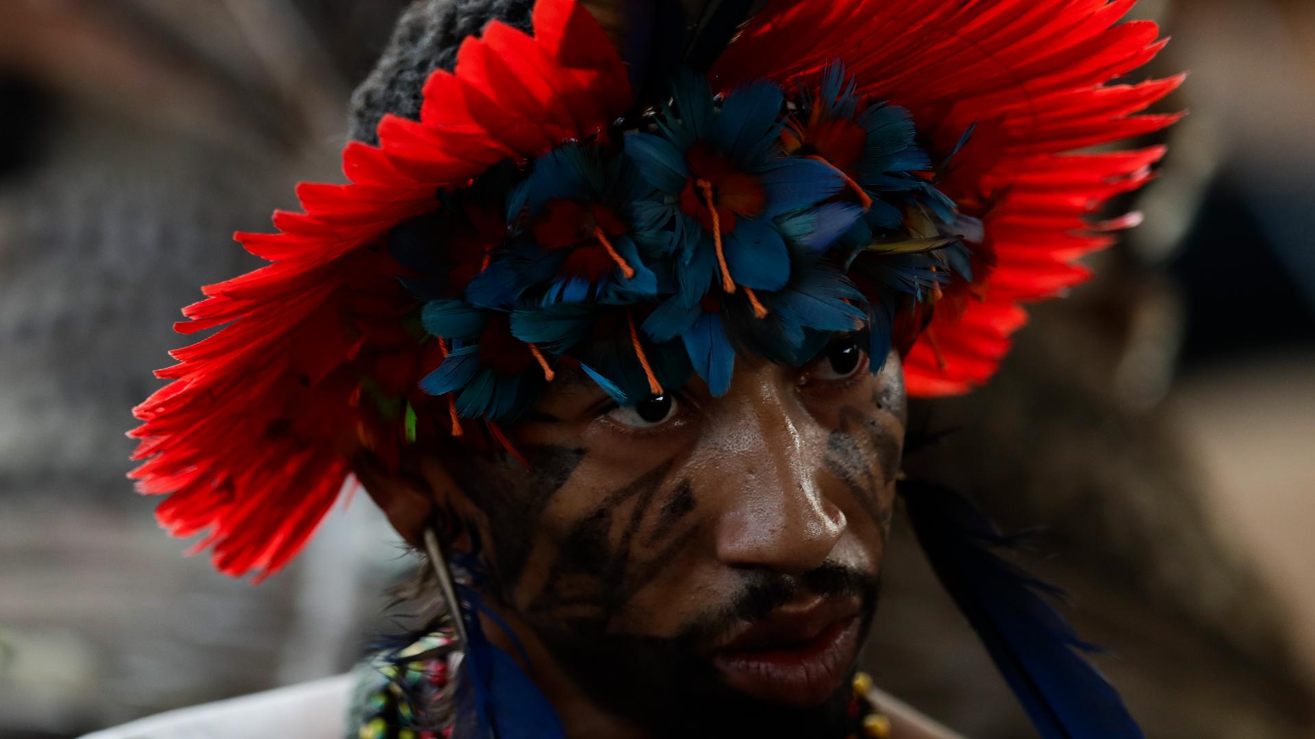 Sacred cloak returned to Brazil after hundreds of years | thv11.com