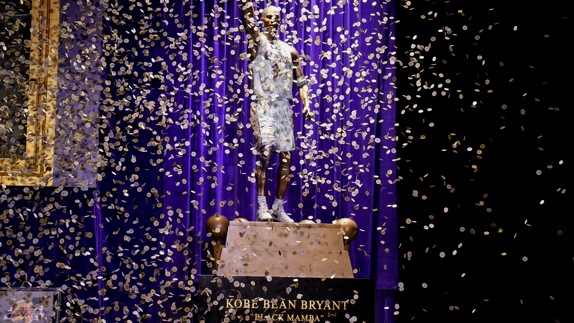 Lakers Unveil Bronze Statue Of Kobe Bryant | Thv11.com