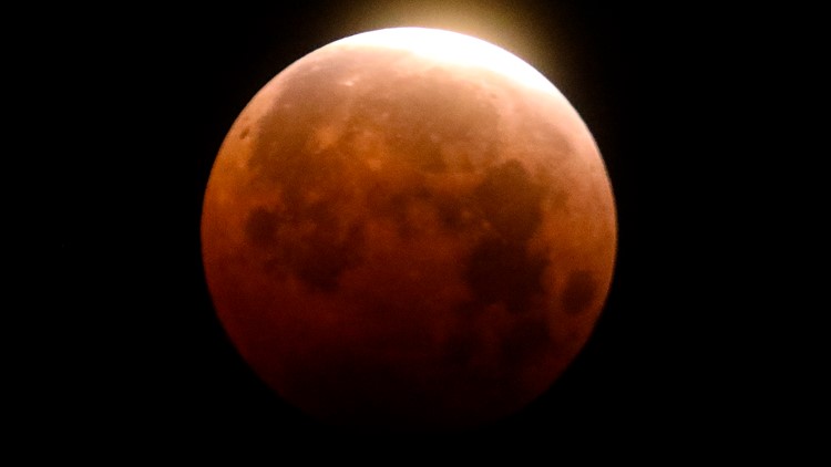 How to watch this weekend's 'Super Flower Blood Moon' total lunar eclipse