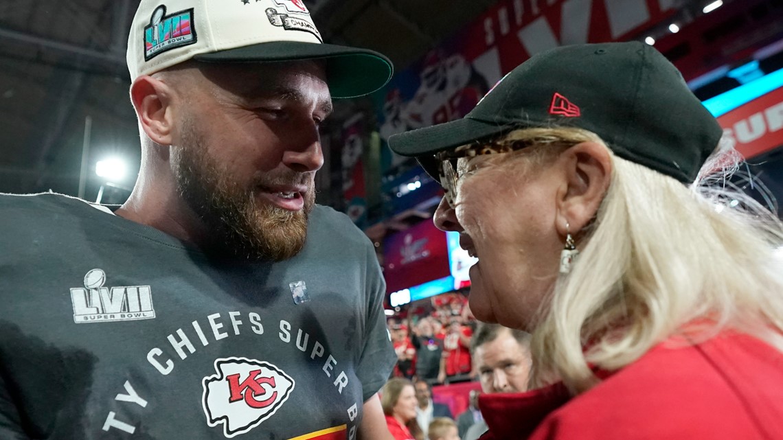 Mama Kelce is rocking a split Eagles/Chiefs jersey for Super Bowl