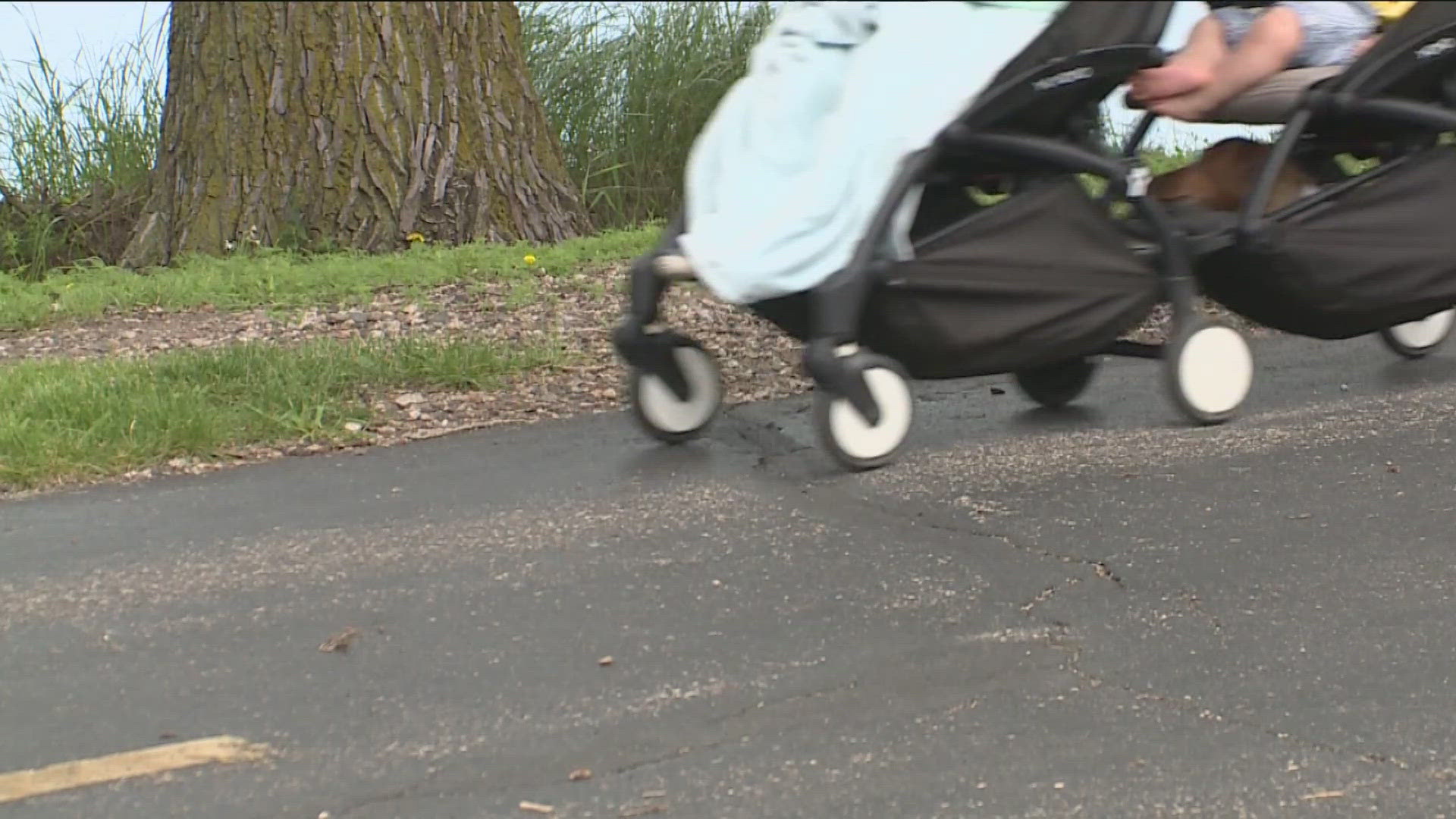 KARE 11's Alicia Lewis thought she was helping her kiddo when she put a blanket over his stroller to block the sun. Turns out she was wrong - and so are many others.