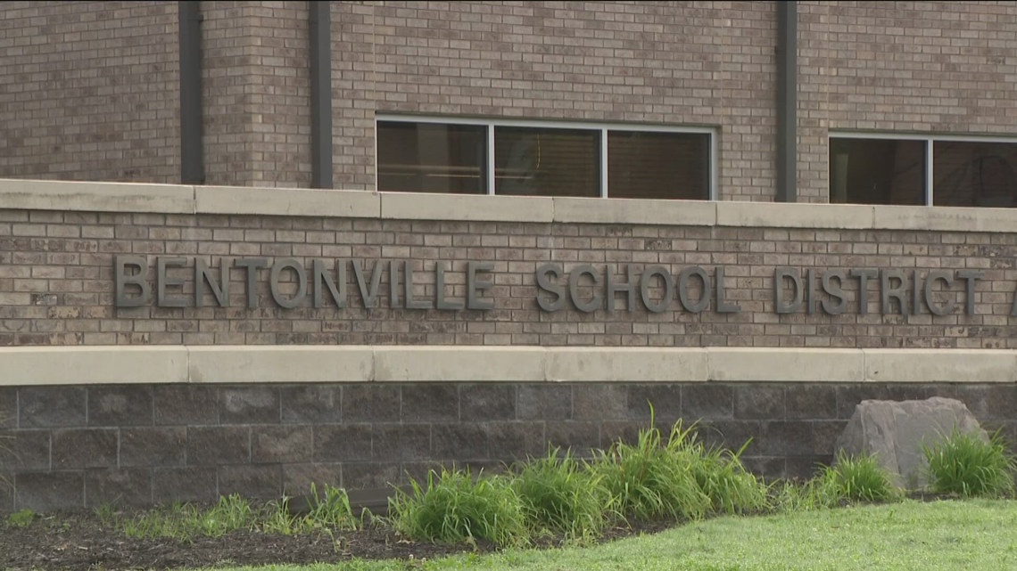 Bentonville School District confirms students took field trip to ICE & Homeland Security office