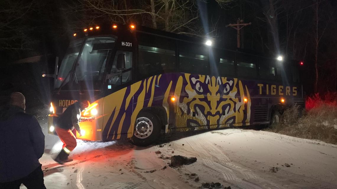 LSU Tigers bus slid off snowy Arkansas roads, sheriff says