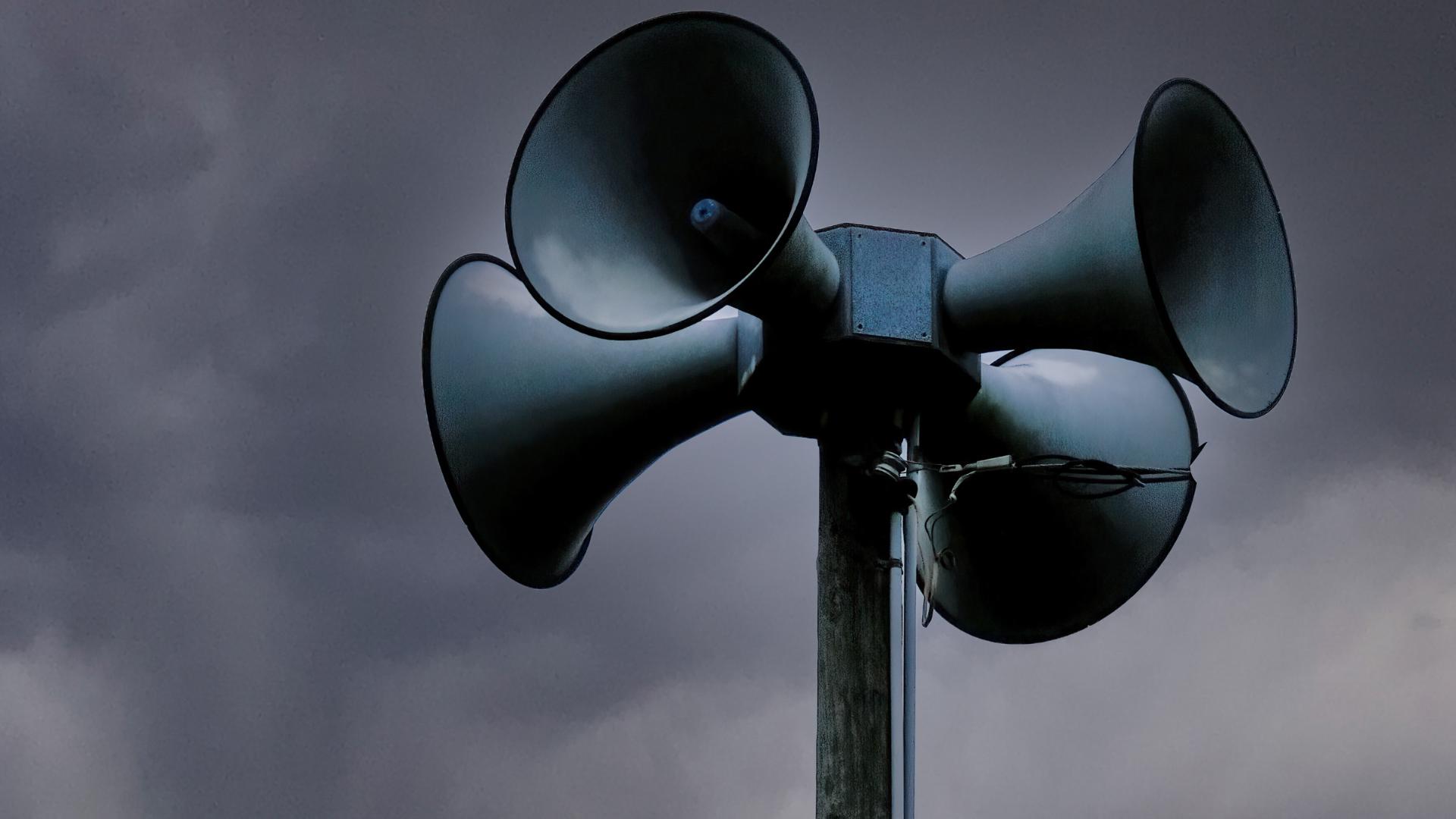 Are tornado sirens becoming a thing of the past? Some still use them as their primary source of warning residents in 5COUNTRY.