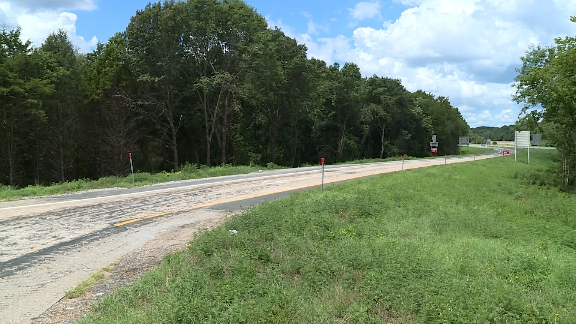 Investigators with the Franklin County Sheriff's Office confirmed that a body was found on the side of Highway 186 by passersby Wednesday morning.