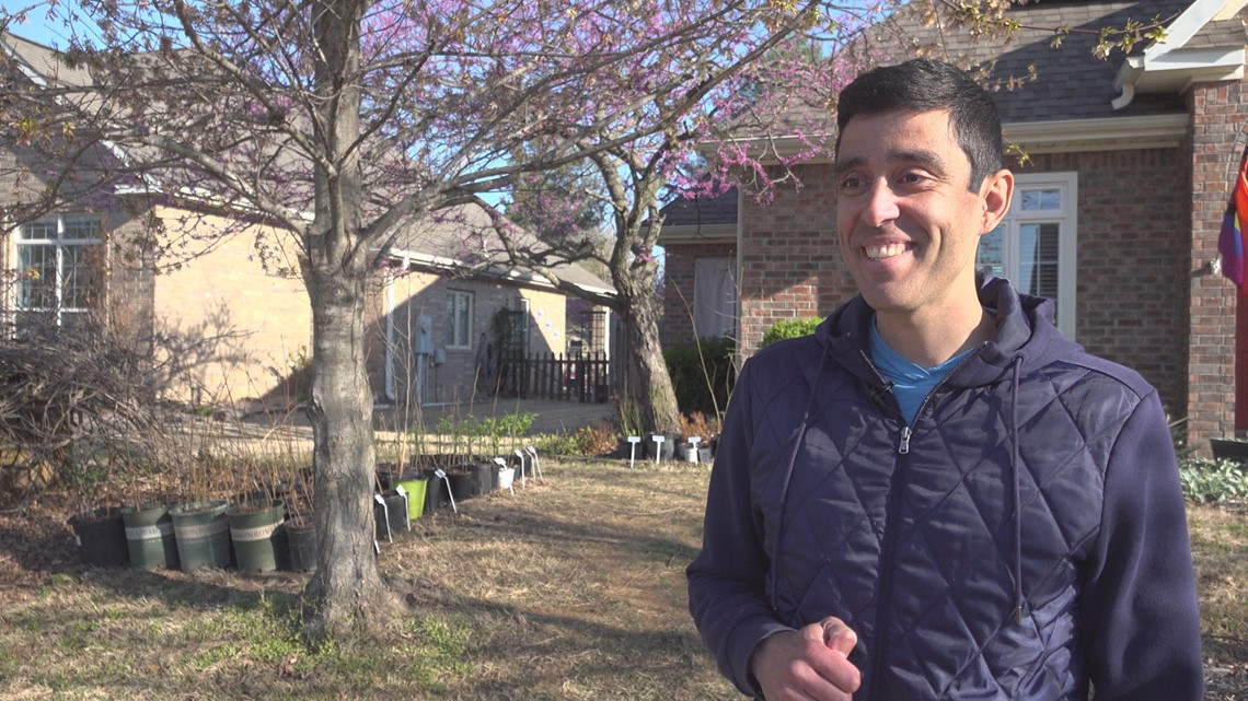 Bentonville man raises $30K for local nonprofits by selling trees - Vimarsana News