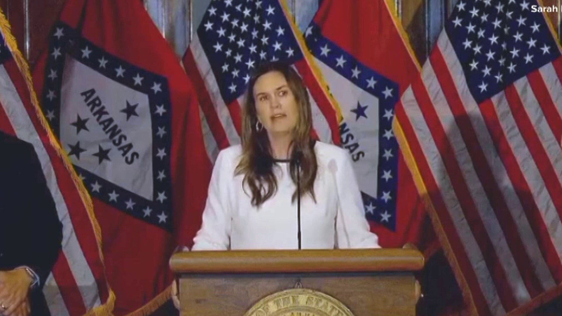 Arkansas Governor Sanders address $19K lectern controversy | thv11.com