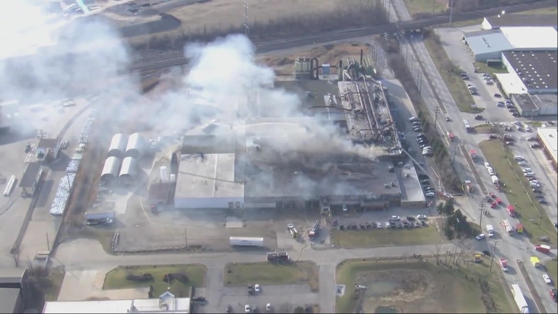 Five people dead after plane crash near Little Rock 3M plant