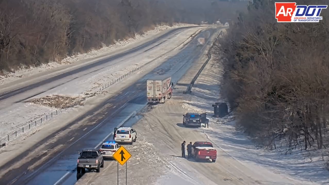 Traffic Updates: Rollover crash reported on I-40 near Arkansas-Oklahoma state line