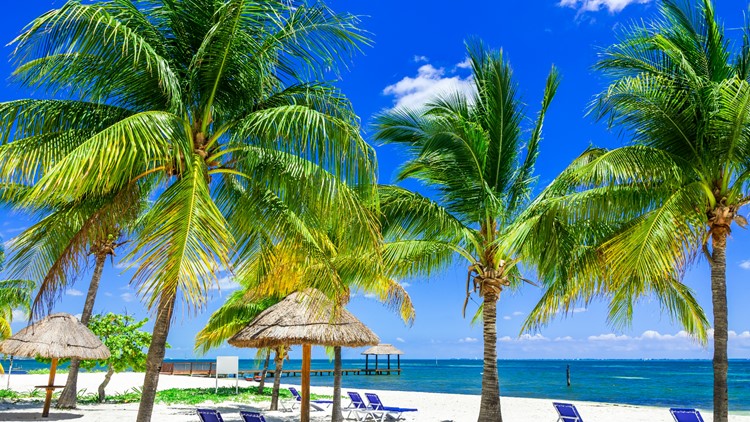 American tourist shot in resort town near Cancun