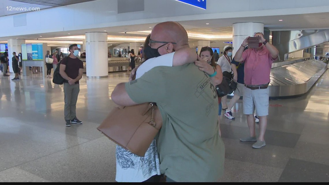 AZ Marine veteran and Arkansas daughter meet after 34 years - Vimarsana News