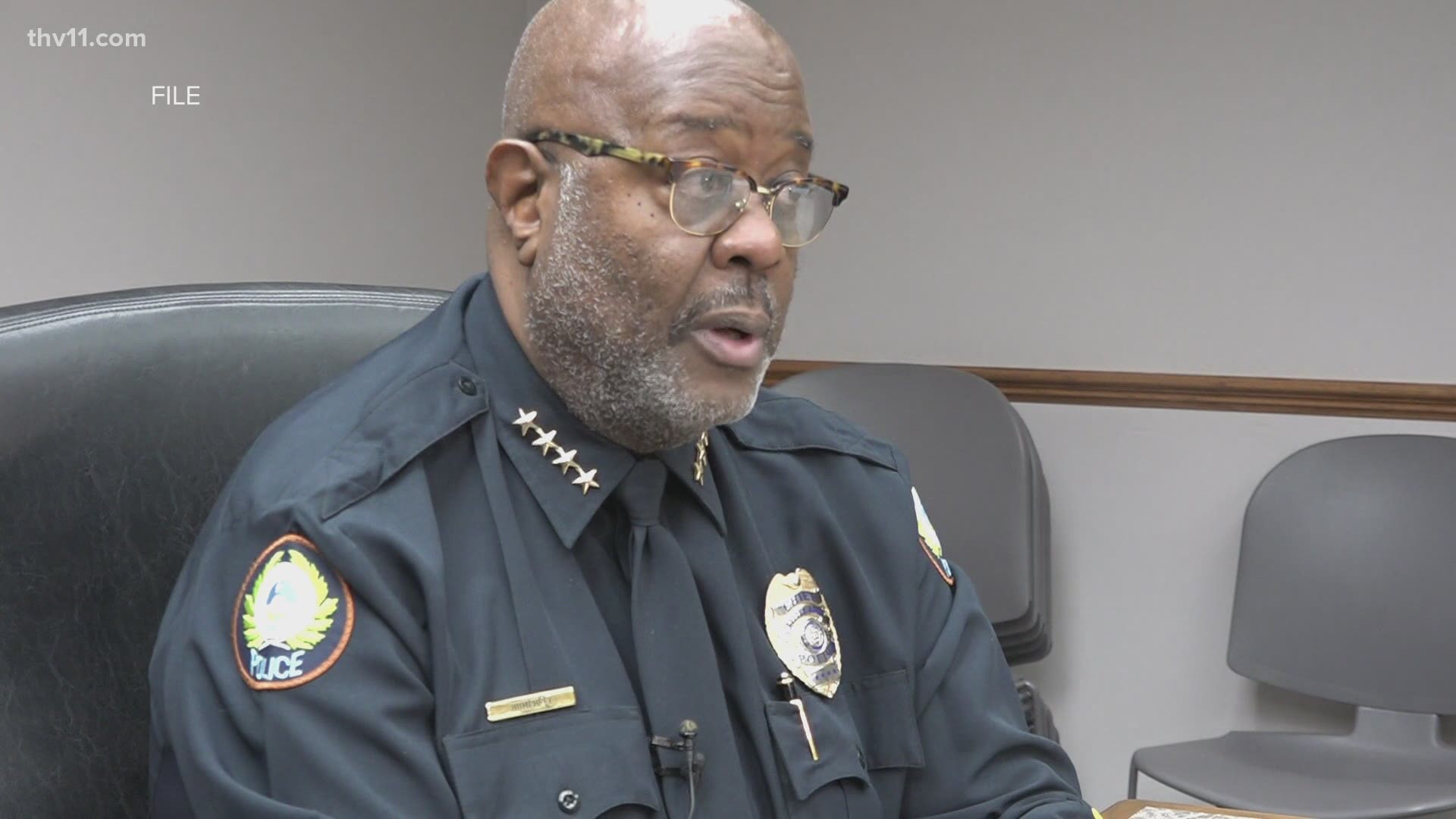 The Little Rock city board has put a vote of no confidence resolution against the police chief on the meeting agenda, but the city attorney wants it pulled.