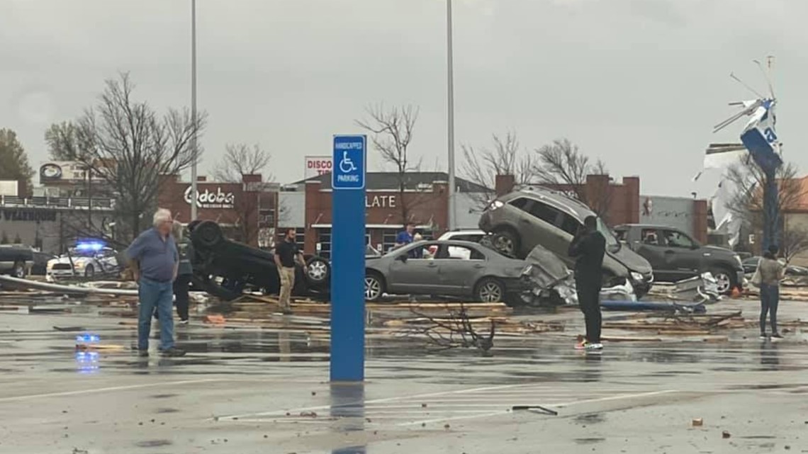 Tornado leaves Jonesboro with extensive damage