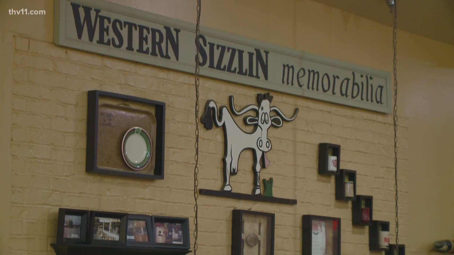 After 42 years of service, the Western Sizzlin in Benton closed its doors for the final time tonight.