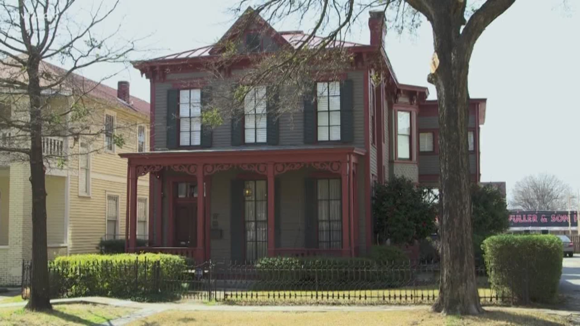 The 2019 QQA Spring Tour of Homes is this weekend May 11 & 12  featuring homes in MacArthur Park, Little Rock's oldest historic district.