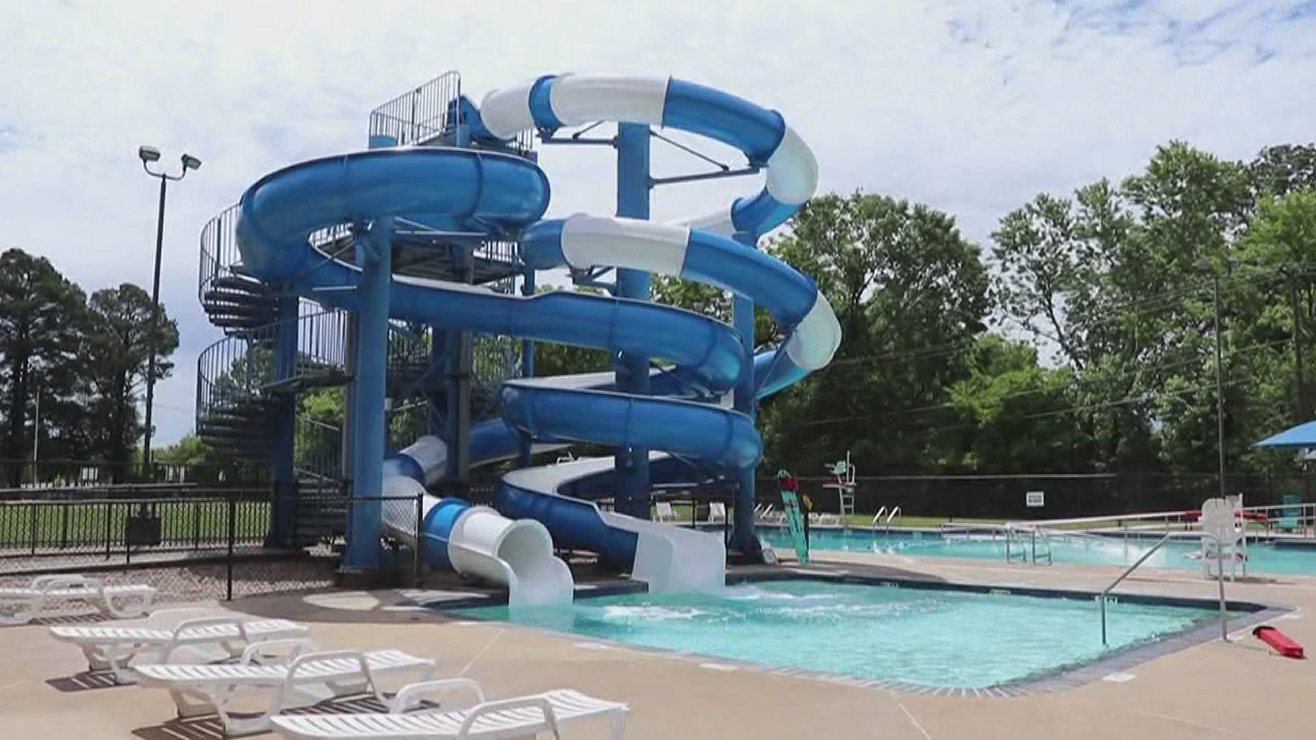 Under state health guidelines, public pools, splash pads, and swim beaches are now allowed to open in Arkansas, just in time for Memorial Day weekend.