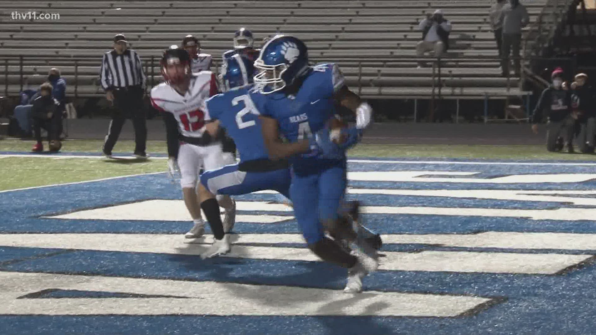Sylvan Hills cruises at home over Russellville, 54-19
