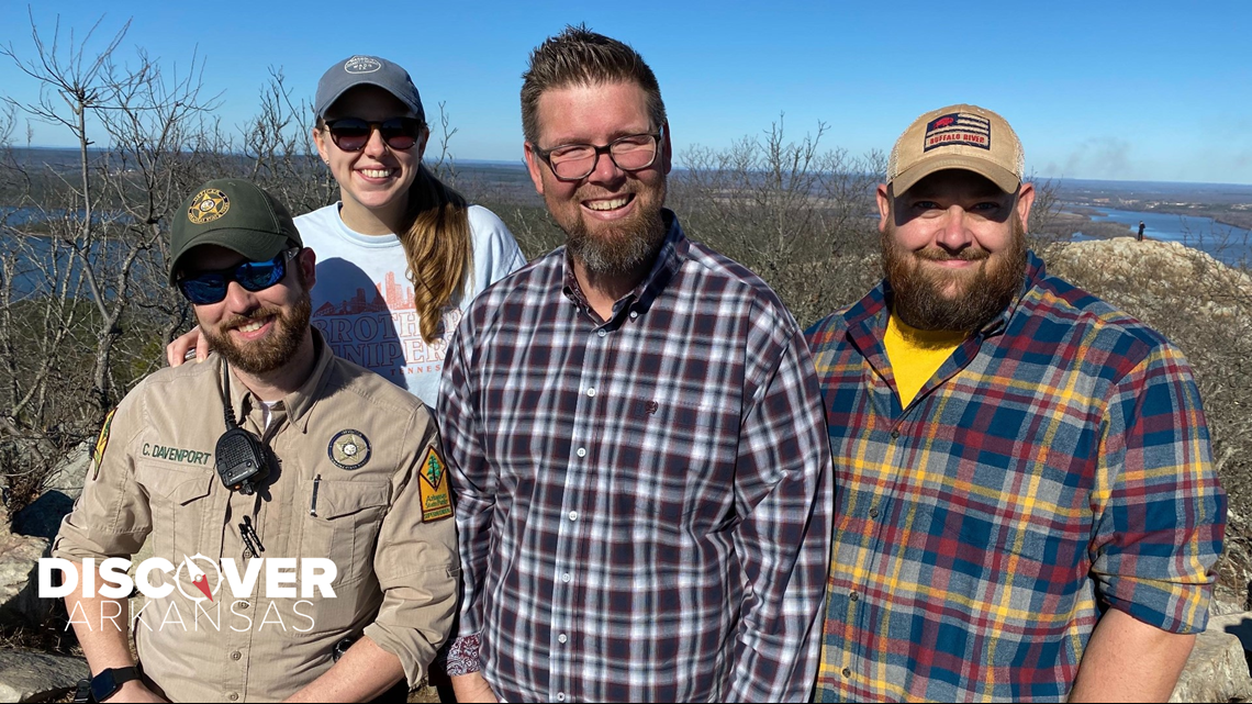 Rattlesnake Ridge has a very popular destination for mountain