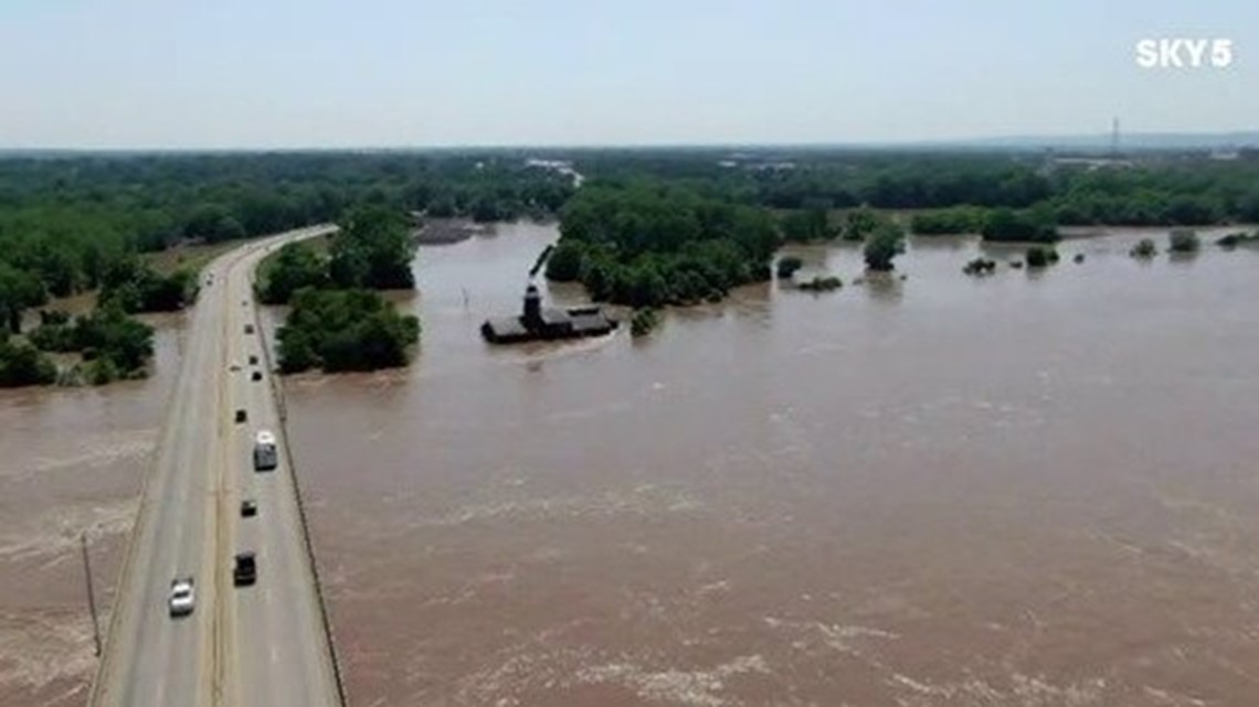 State highway officials temporarily reopen both river bridges in Fort ...