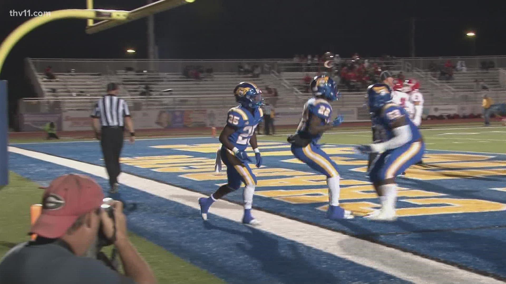 The North Little Rock Charging Wildcats defeated the Fort Smith Northside Grizzlies, 28-21