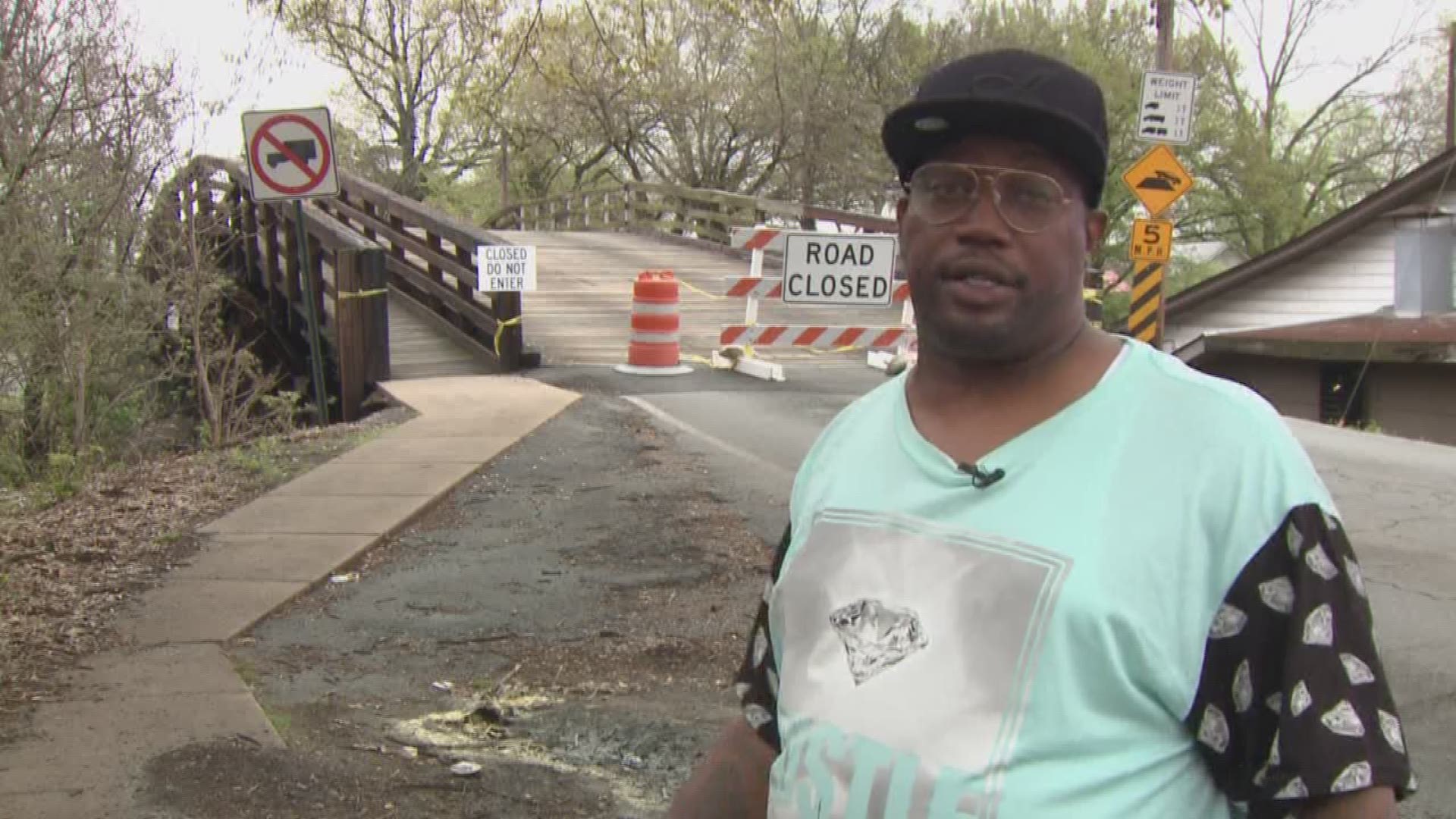 Why is the 14th Street bridge closed in North Little Rock?