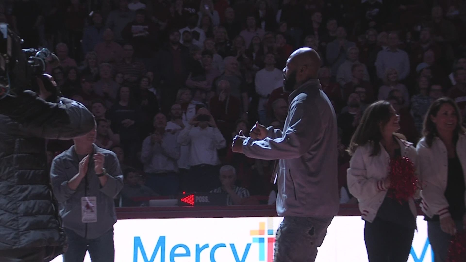 Nolan Richardson speaks to Razorback fans at Bud Walton Arena