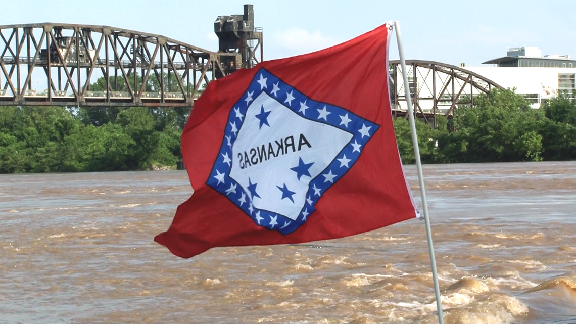 As water levels rise on Arkansas River, Little Rock residents wonder