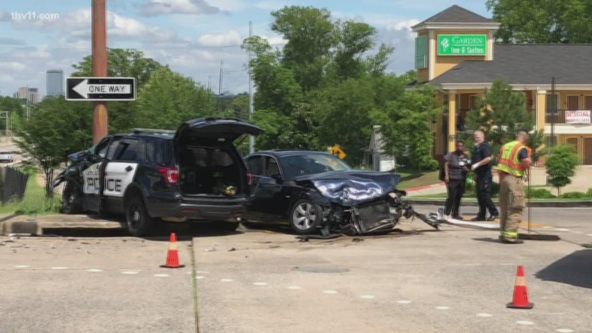 Police car crashes en route to shooting at Vantage Point Apartments in