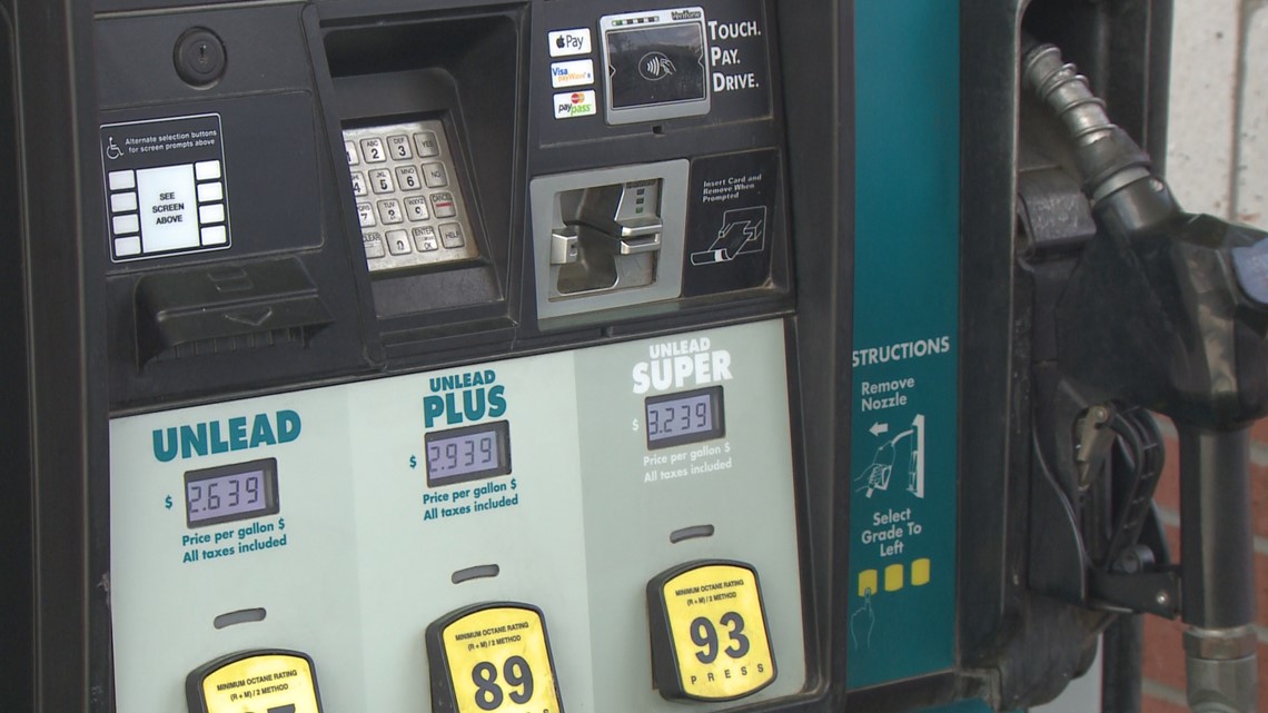 Watch out for credit card skimmers at the gas pump this summer | thv11.com