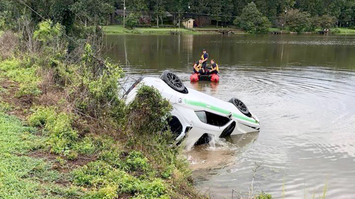 Man escapes car submerged in Indianhead Lake in Sherwood