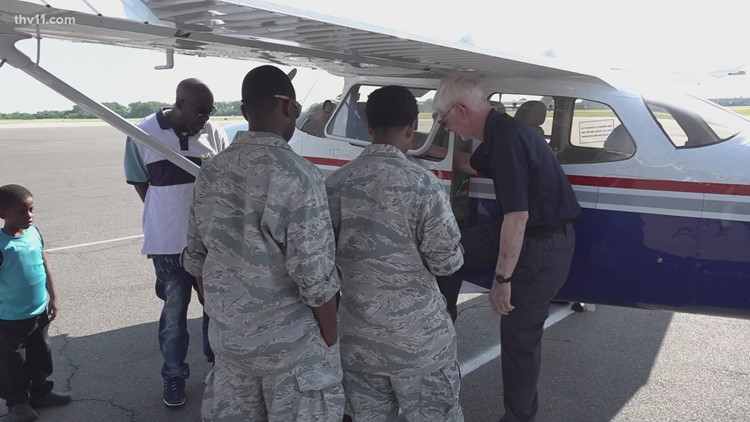 Cloverdale Middle School students reach new heights to honor Tuskegee Airmen