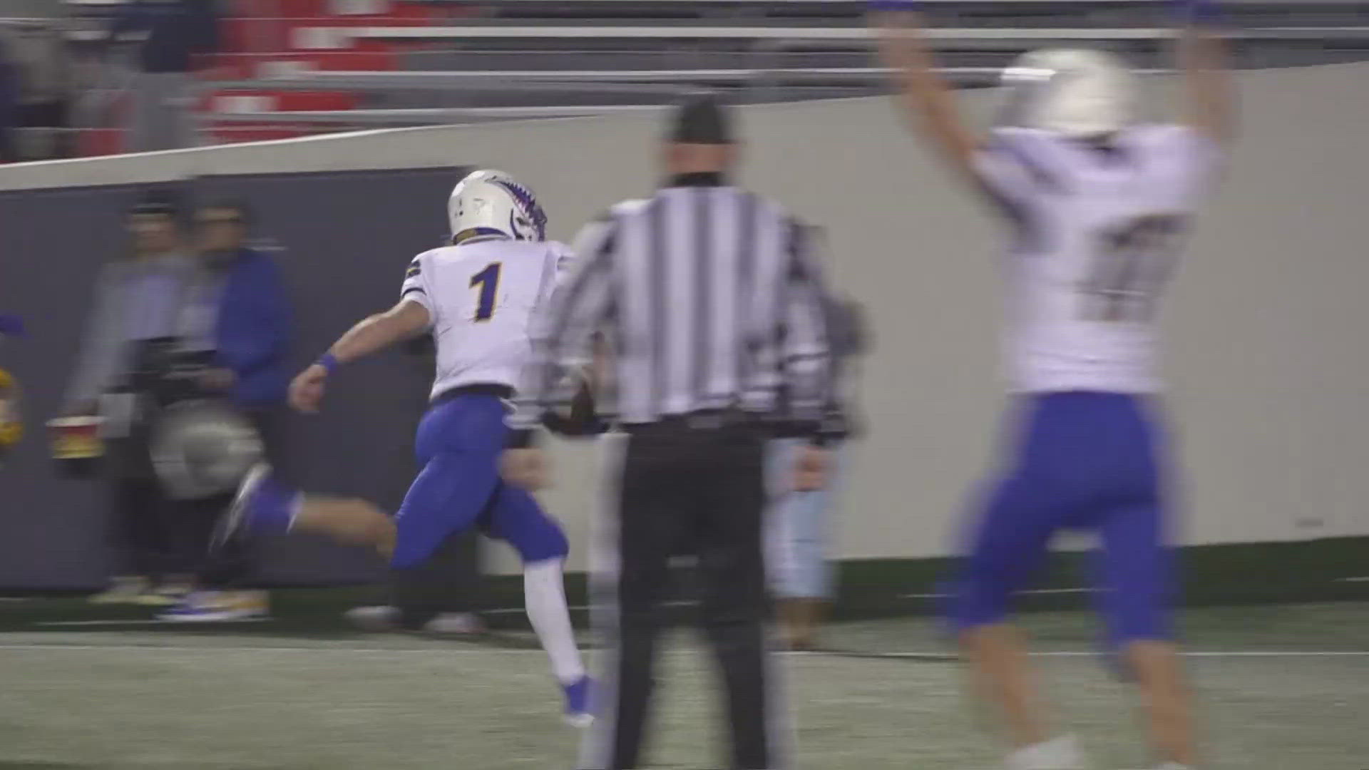 Bombers advance to Class 6A semifinals to face Greenwood.