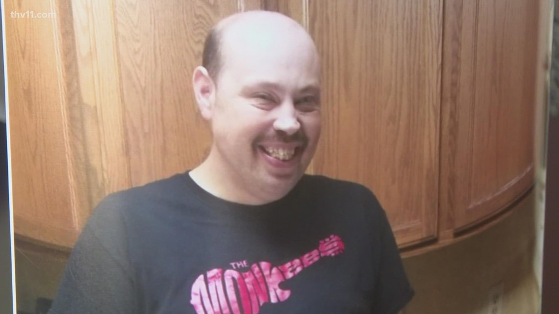 Family of Arkansas man suing state over restraint death - Vimarsana News