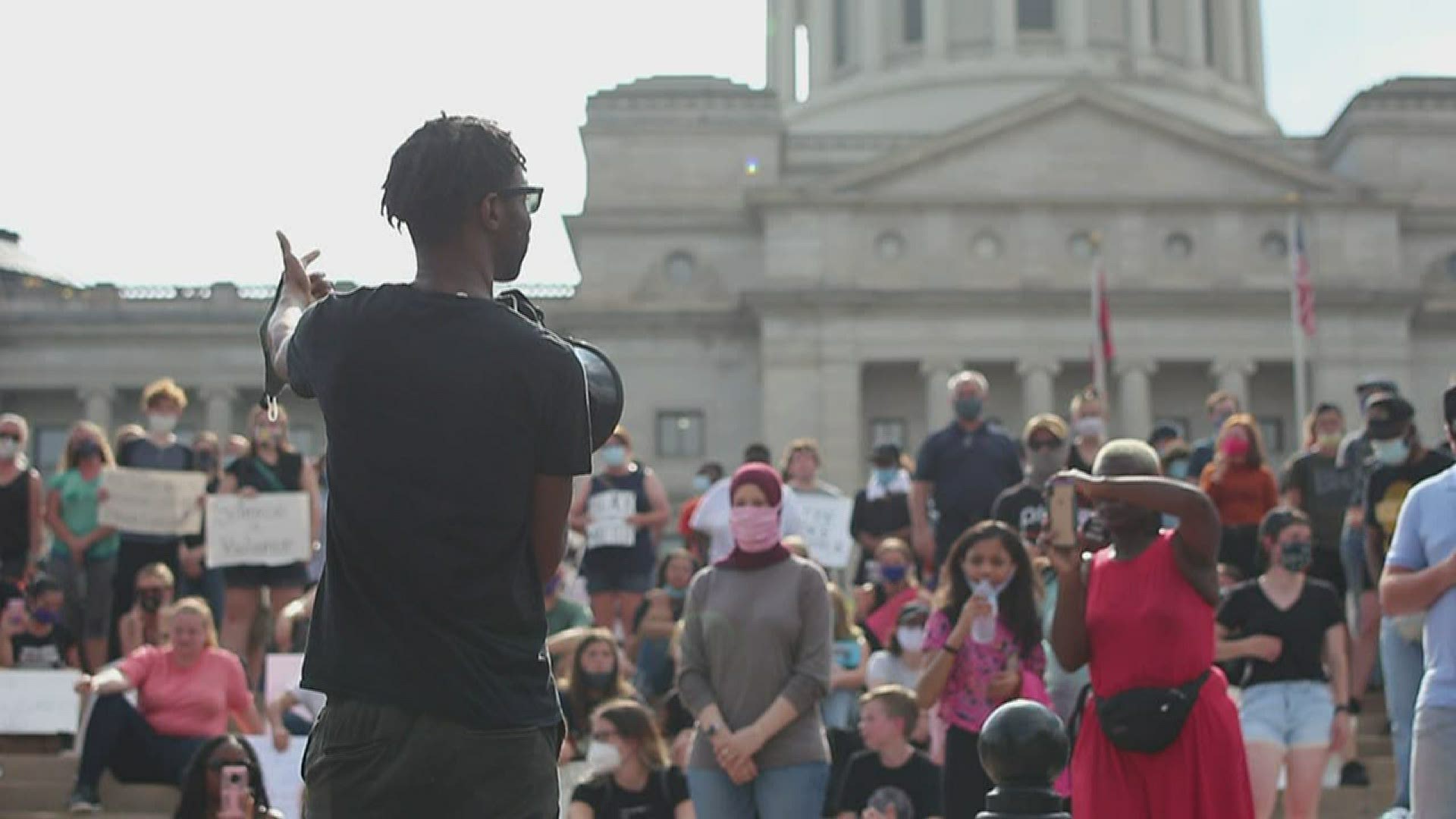 Protesters cleared the Arkansas Capitol by 7 p.m., organizers say they wanted to make sure there were no arrests to take away from the peaceful protesting.