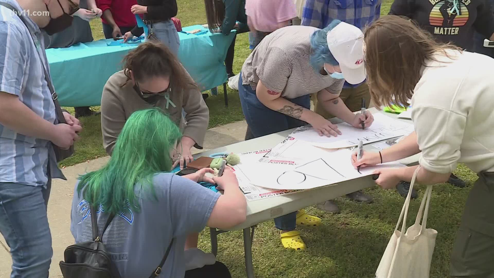 Protests At University Of Arkansas For Sexual Assault Awareness Month Thv11 Com