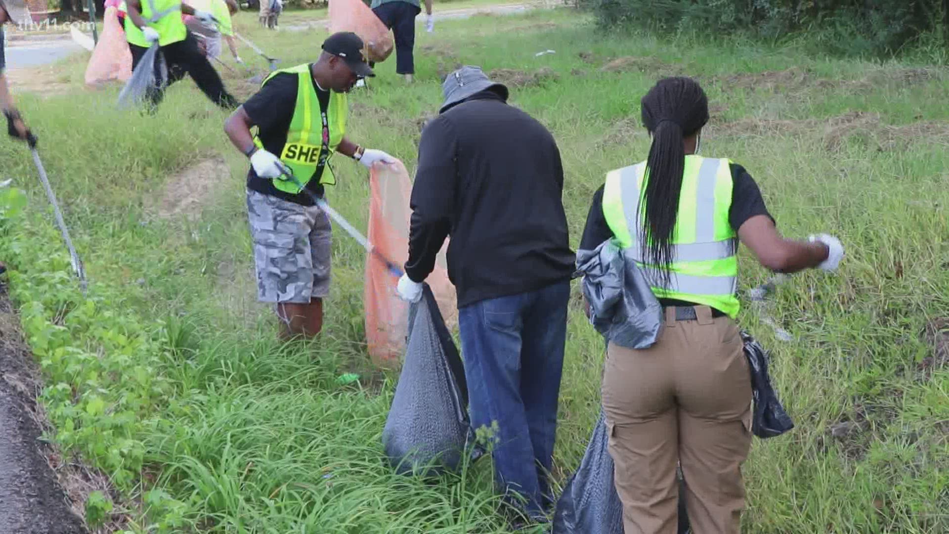 Citizens in Pine Bluff used their Saturday morning to better their community. City leaders, university students, and residents came together for a city cleanup.