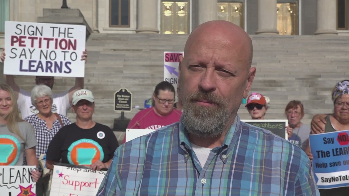 CAPES submits final petition signatures against LEARNS Act - Vimarsana News