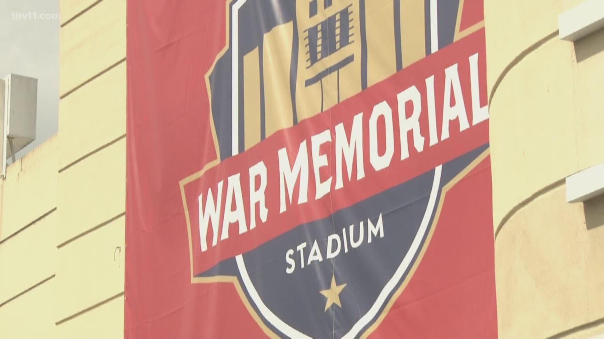 Razorbacks extend contract with War Memorial Stadium