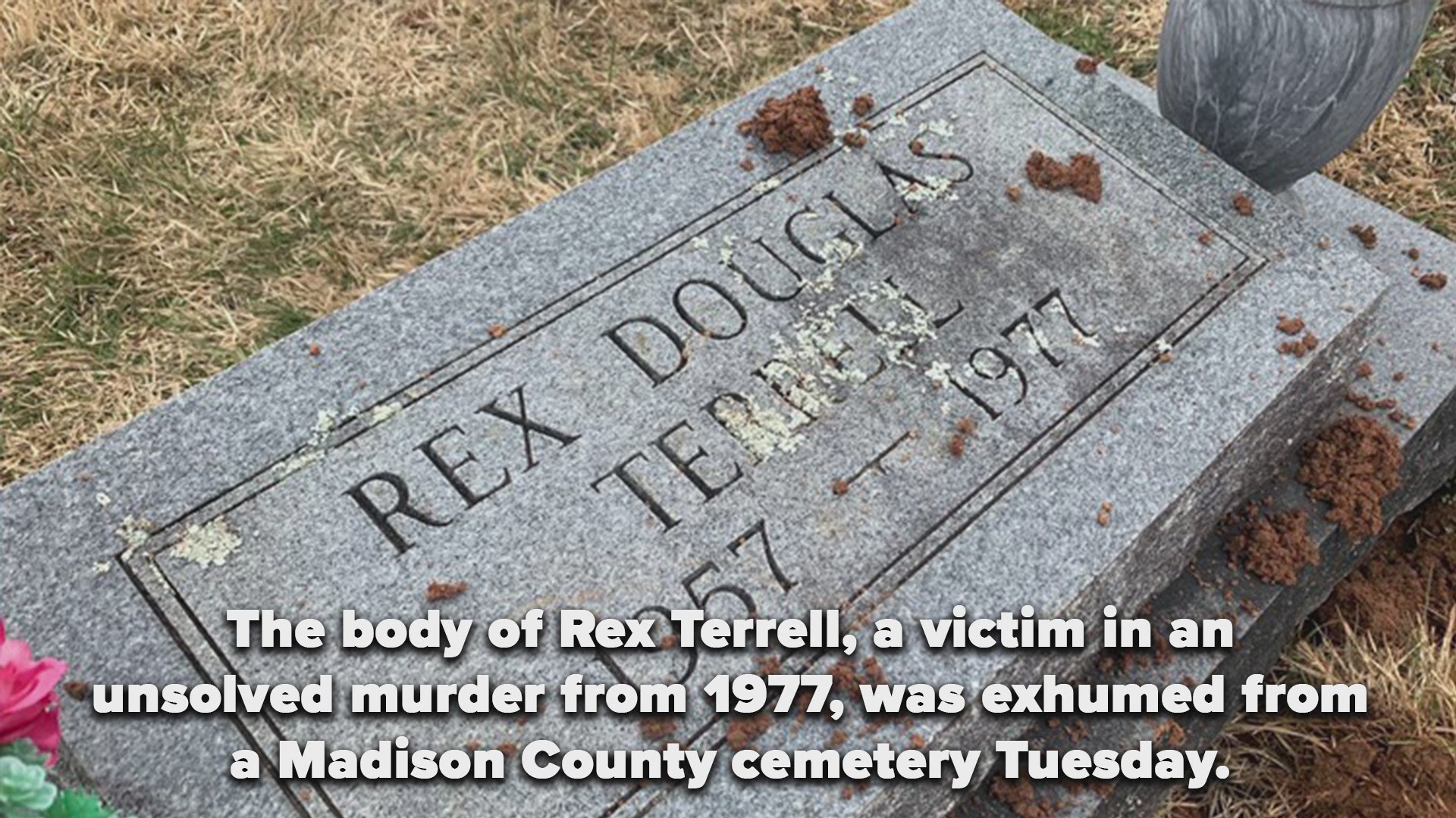 Officials exhume body of Arkansas man murdered in 1977