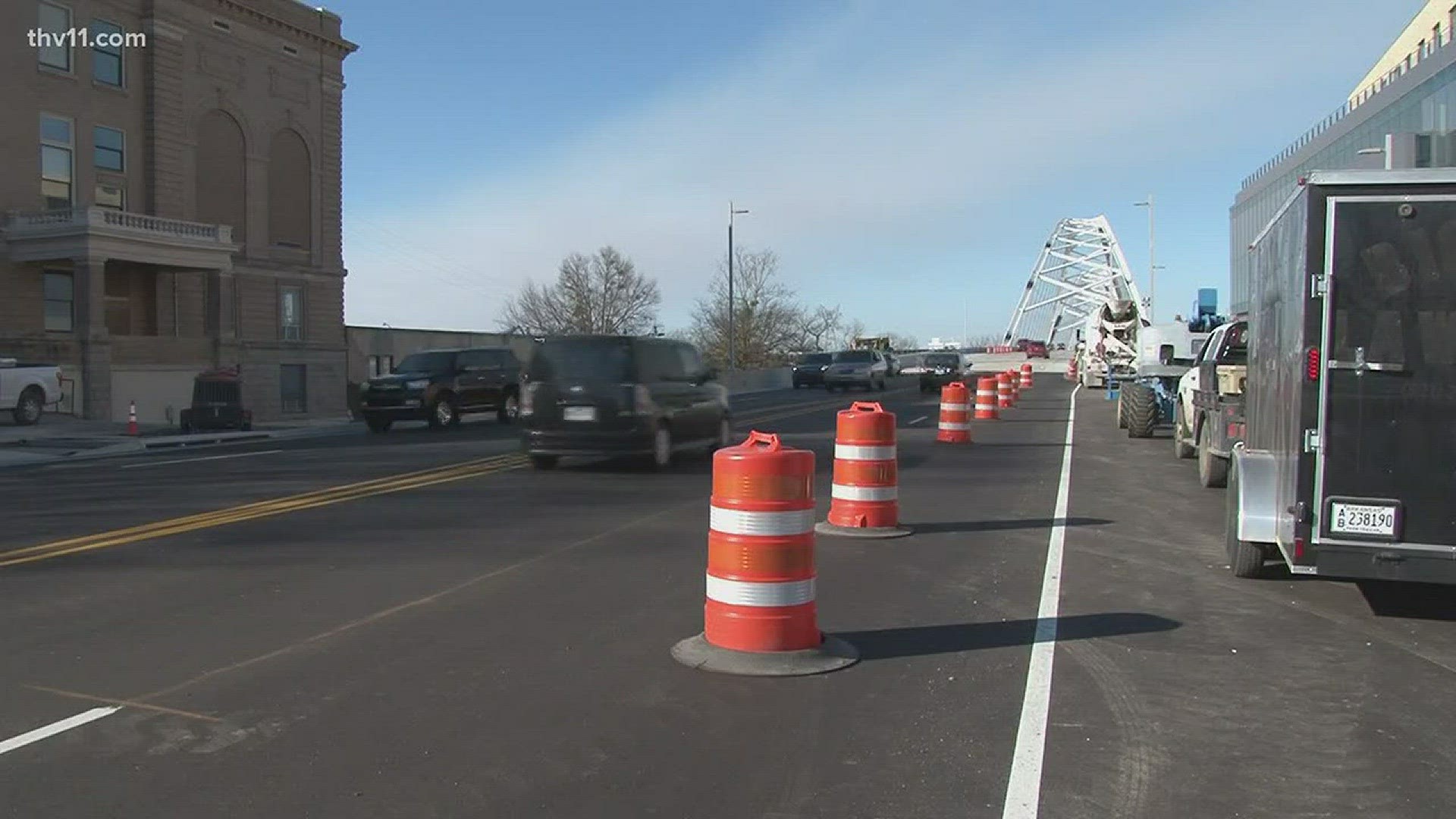 Broadway Bridge temporarily reduced to 2 lanes for construction