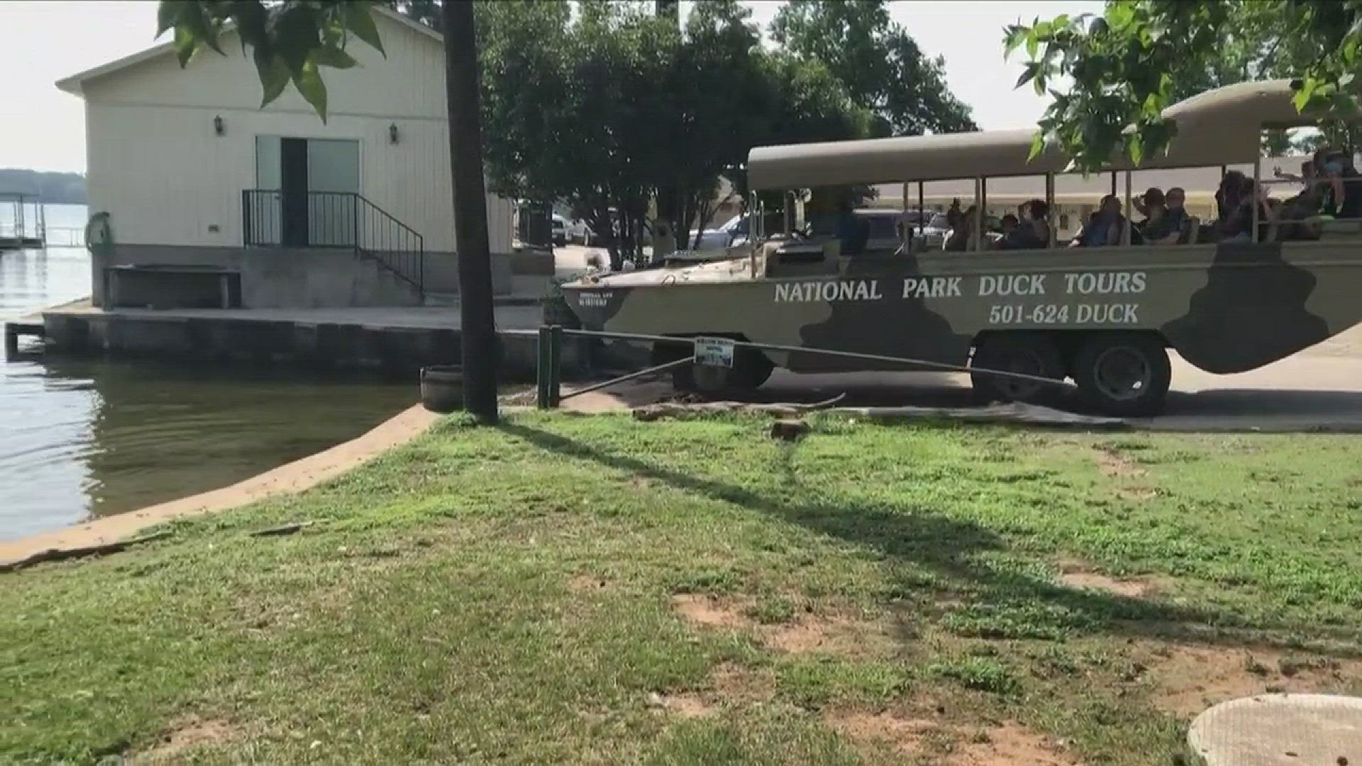 After a duck boat capsized in Branson, a Hot Springs duck boat tour company is continuing their business.
