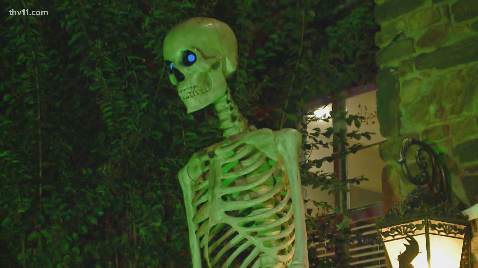 The house even has the must-have Halloween decoration: 12-foot-tall skeletons on each side of the doorway.