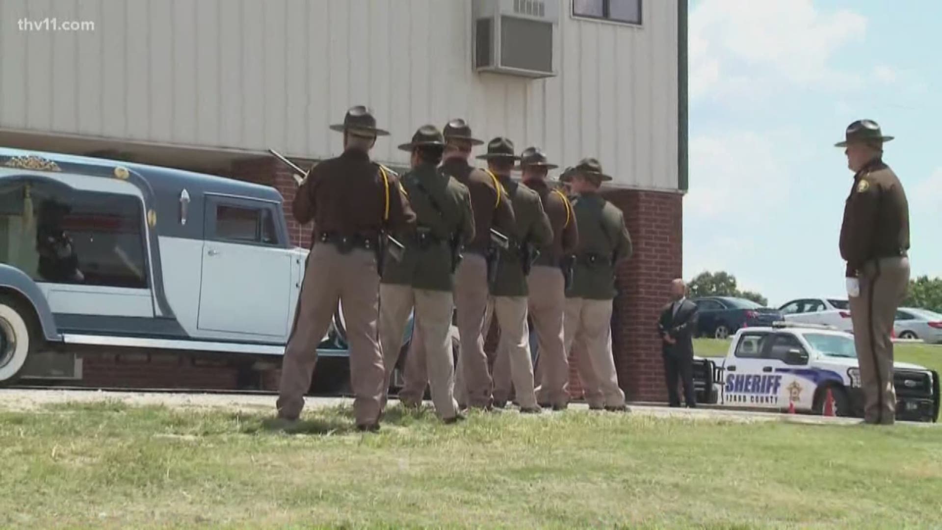 A community gathered to lay fallen Stone County deputy Mike Stephen to rest today.