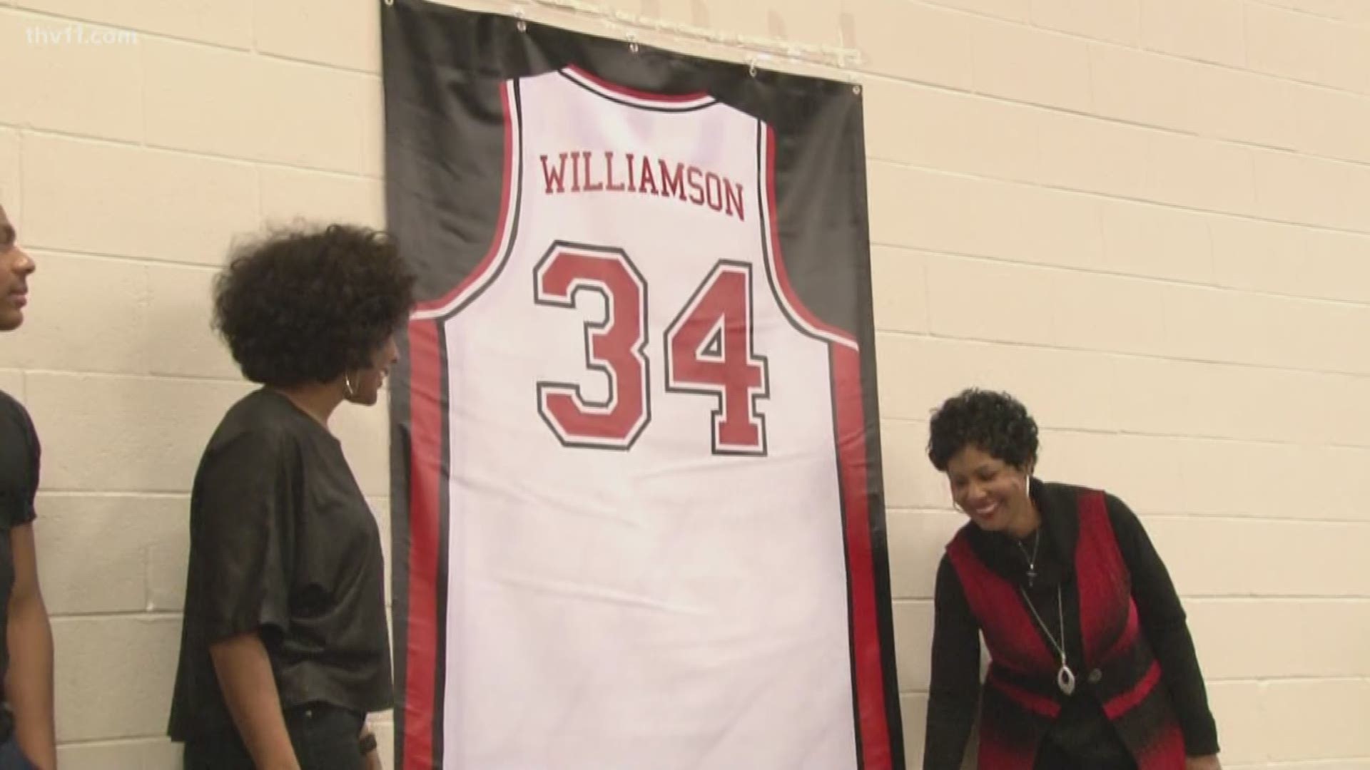 Russellville Honors Legendary Cylcone Corliss Williamson Thv11 Com