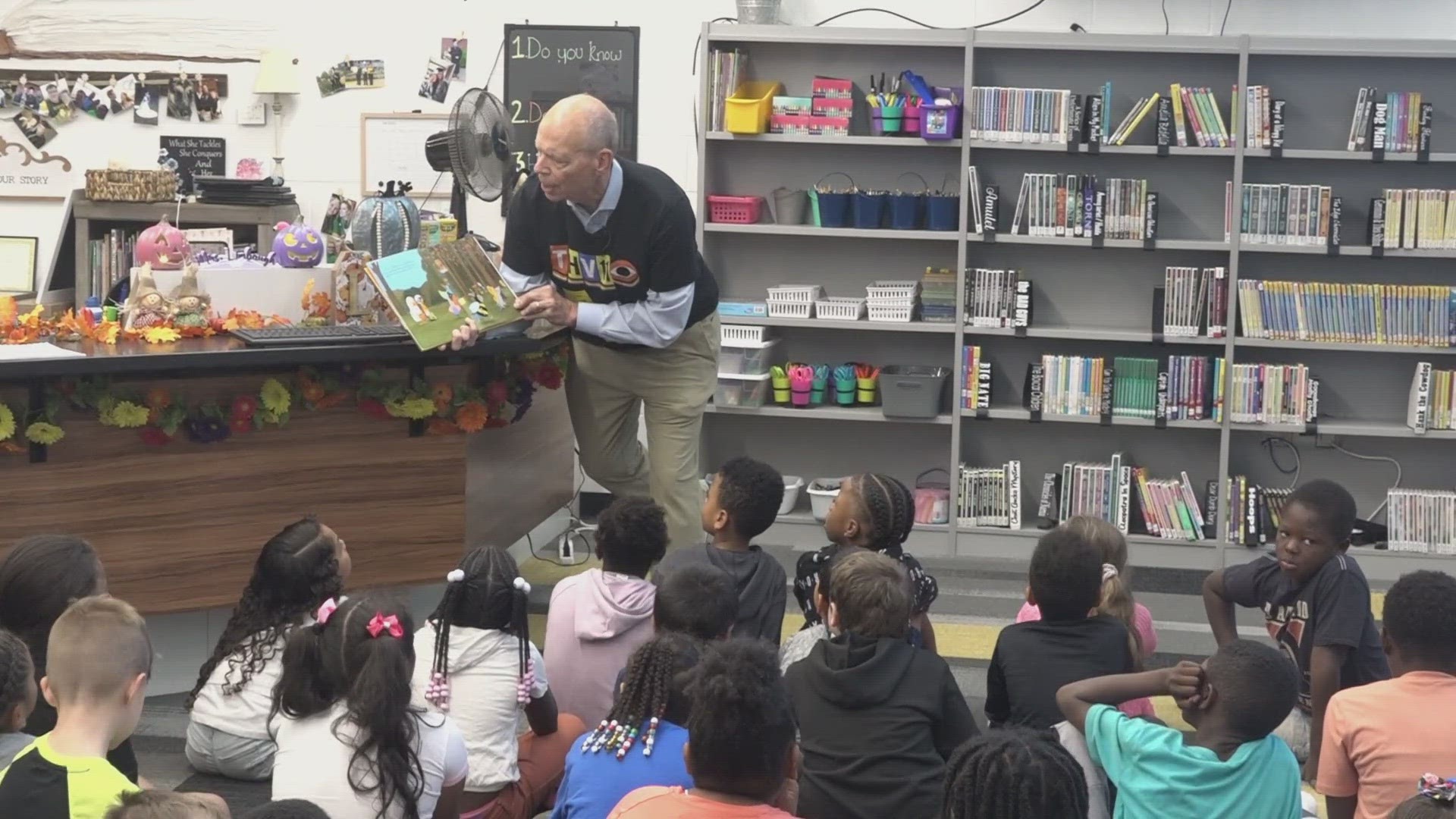 Craig O’Neill’s Reading Roadtrip visits second graders in Hot Springs