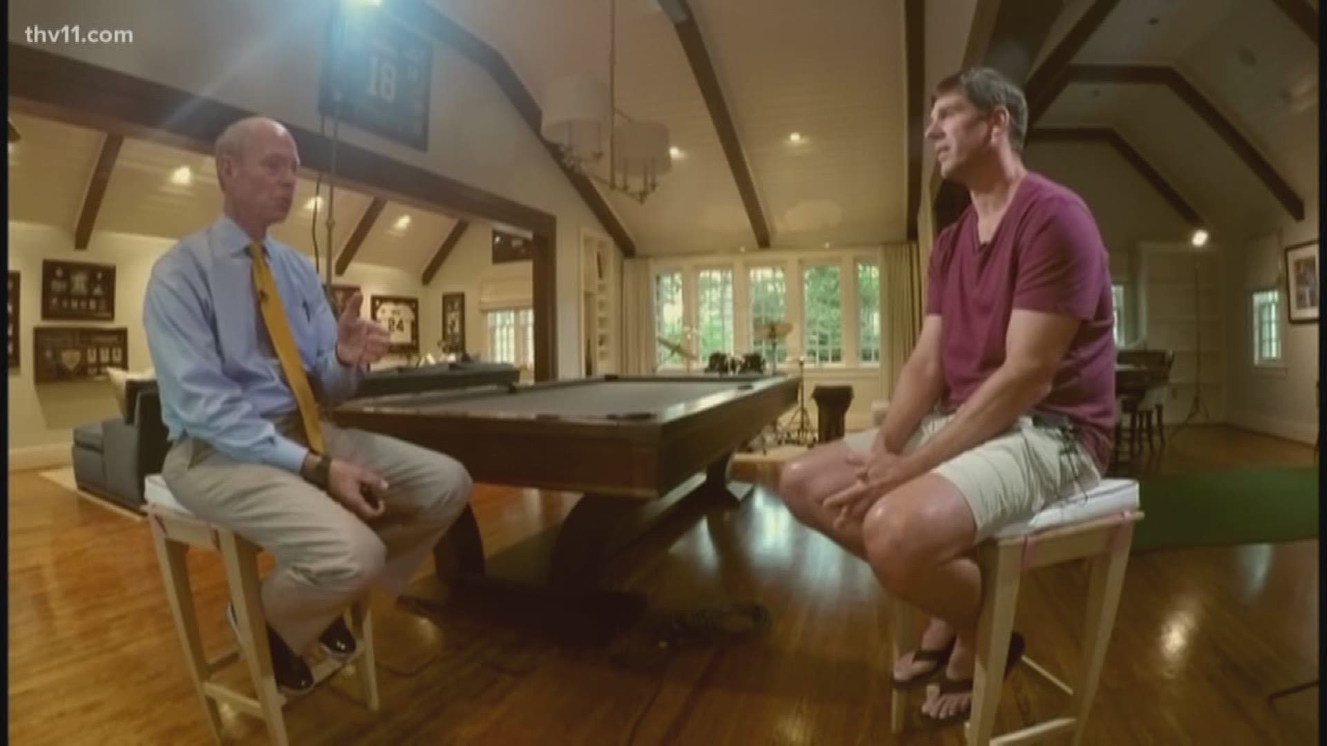 Craig O'Neill sits with Cliff Lee to discuss the Hogs chances in Omaha