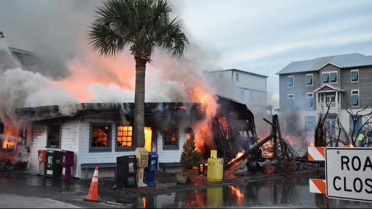 Iconic restaurant & bar owned by Arkansans in Florida is destroyed in a fire | 0